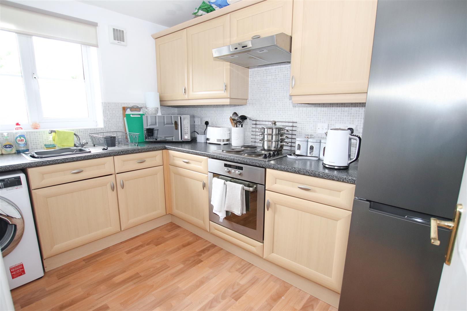 FITTED KITCHEN
